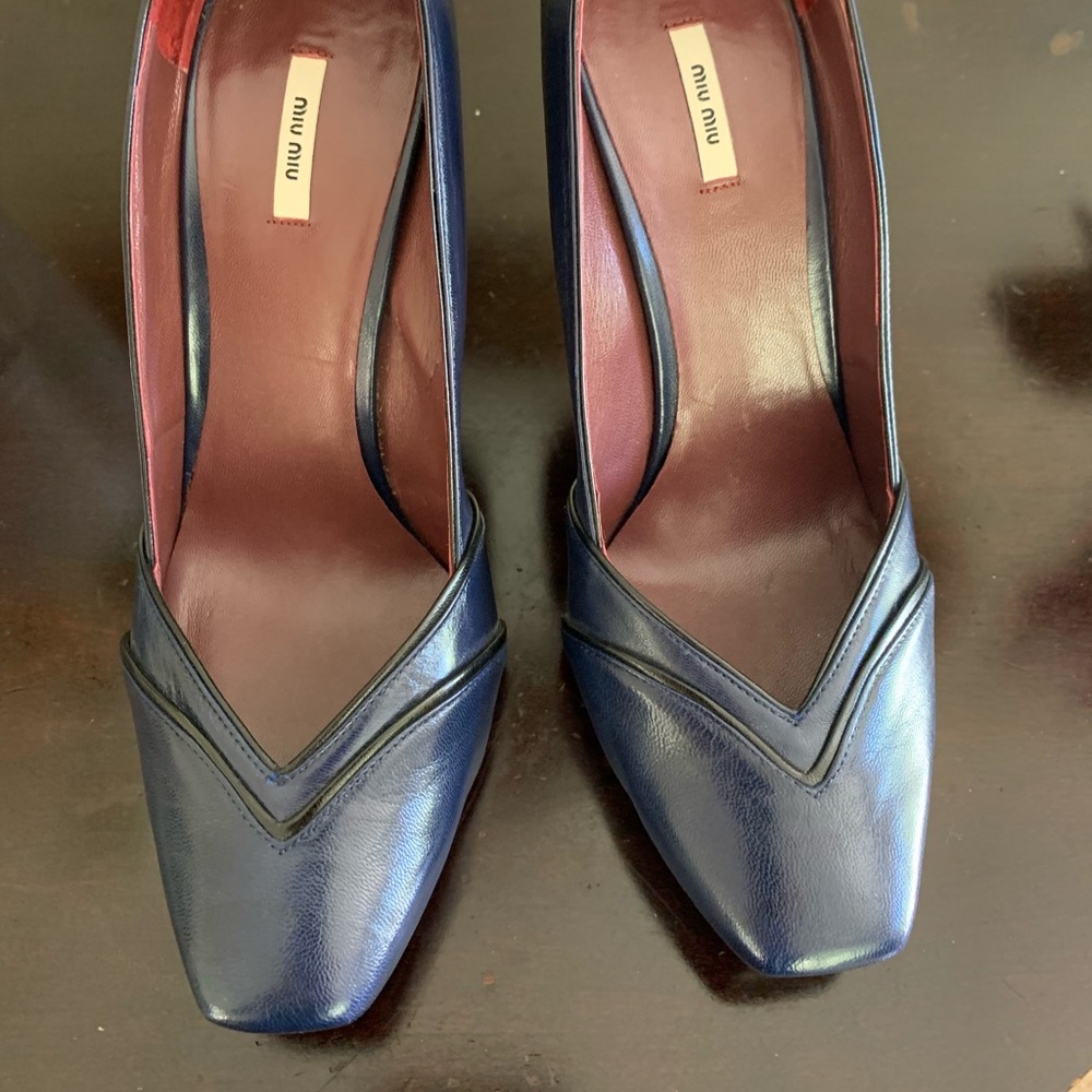 Miu Miu beautiful blue and black pumps size 8.5